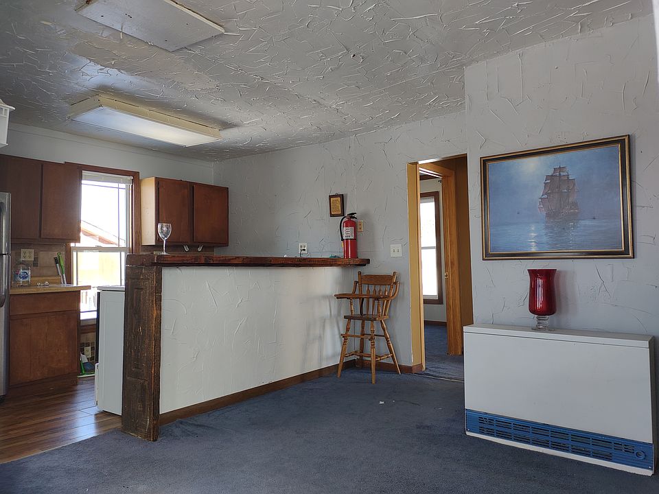 2nd image of 28-17 1/4 St Unit 28-1