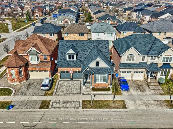 693 Savoline Blvd, Milton, ON L9T 0N2