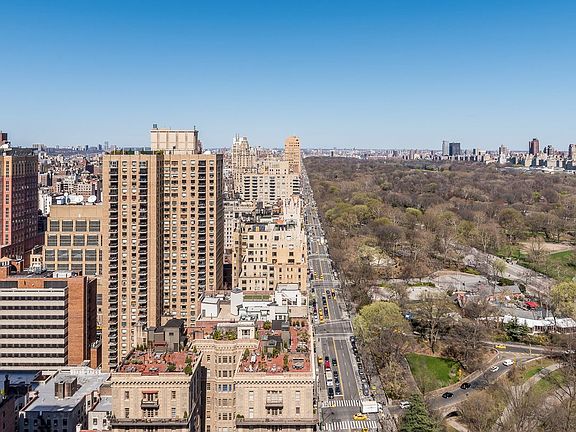 3rd image of 25 Central Park W APT 32Q