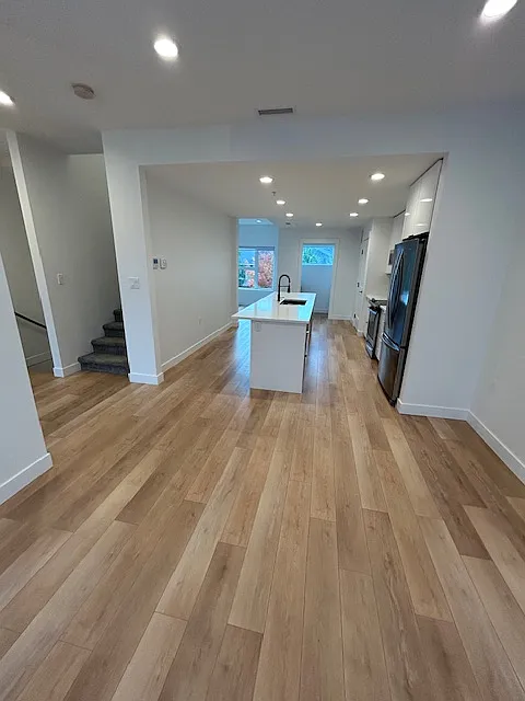 3 bed, 2.5 bath, 1600 sqft, $3,200 — Photo 3