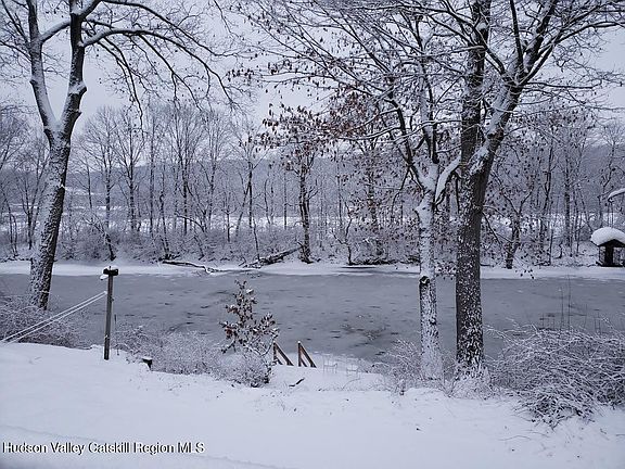 3rd image of 208 Sawmill Road