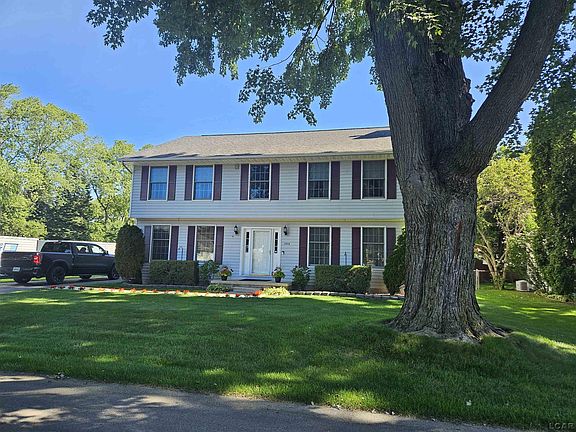 2nd image of 2825 5th St