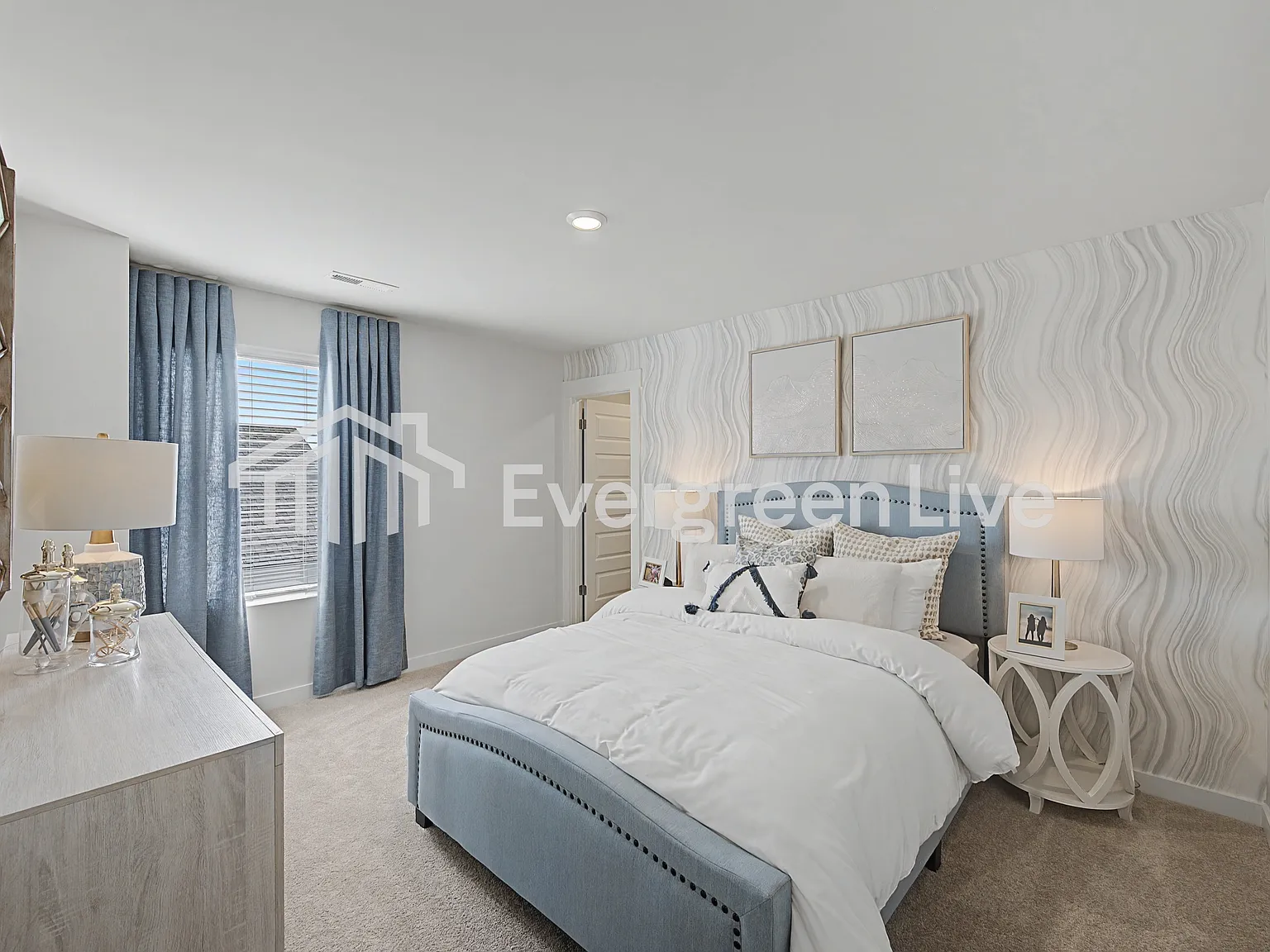 4 bed, 2.5 bath, 2575 sqft, $2,085 — Photo 4