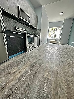 2nd image of 2733 E 12th St APT 2B