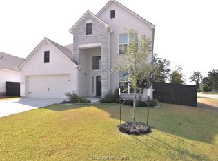 5600 Hayduke Ln, Bryan, TX 77802