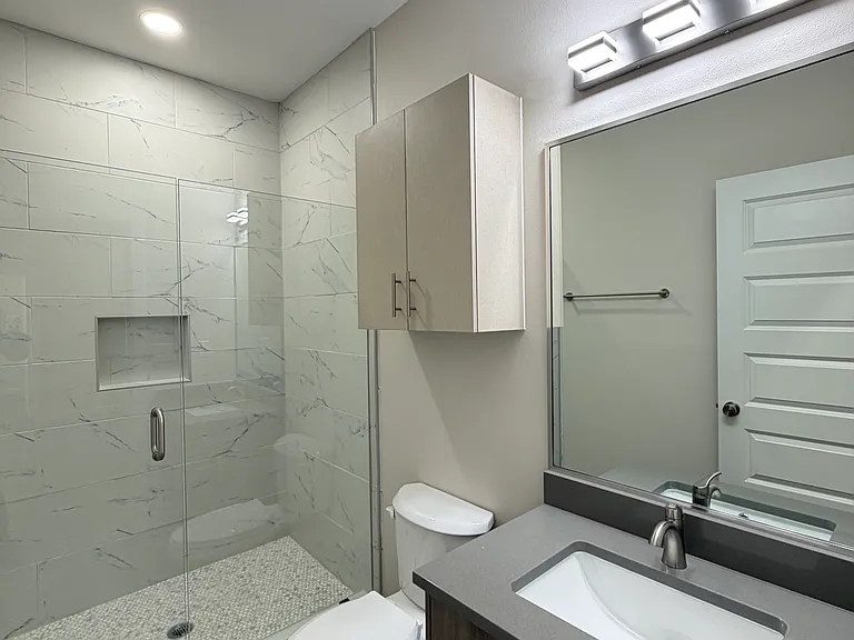 3708 Ventura Ave #2 — Photo 15