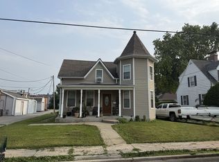 1816 8th St, Peru, IL 61354