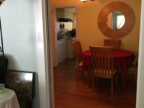 2nd image of 124 W Grace Ave