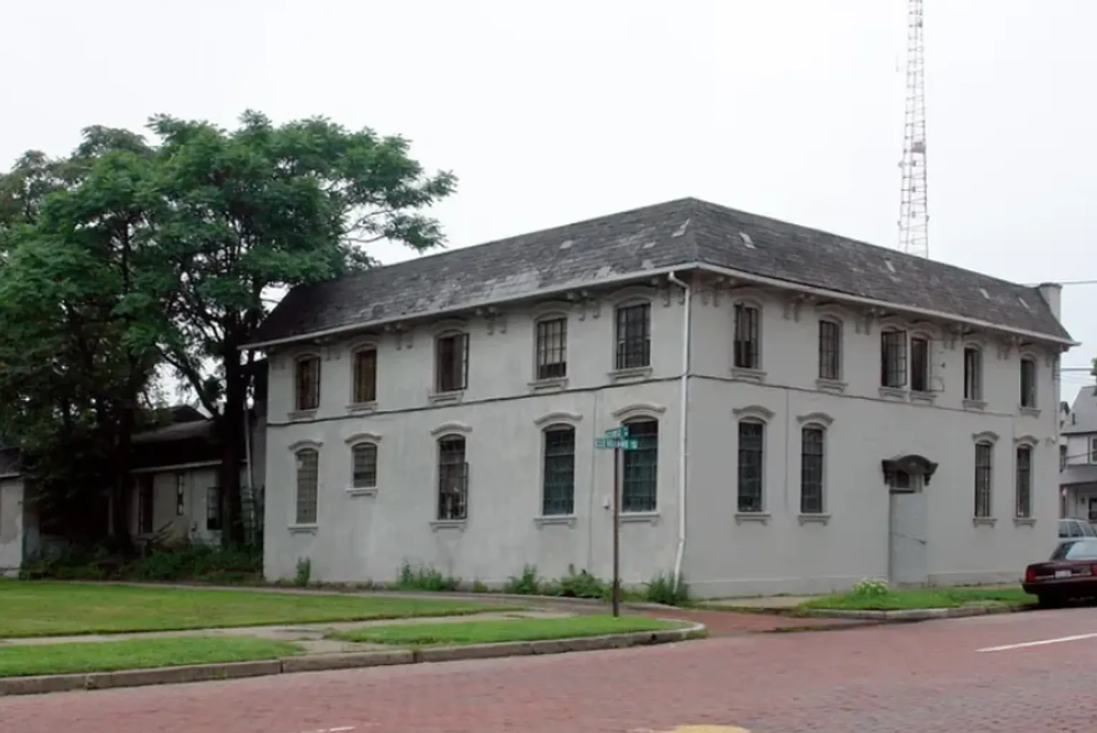 609 Cleveland — Photo 1