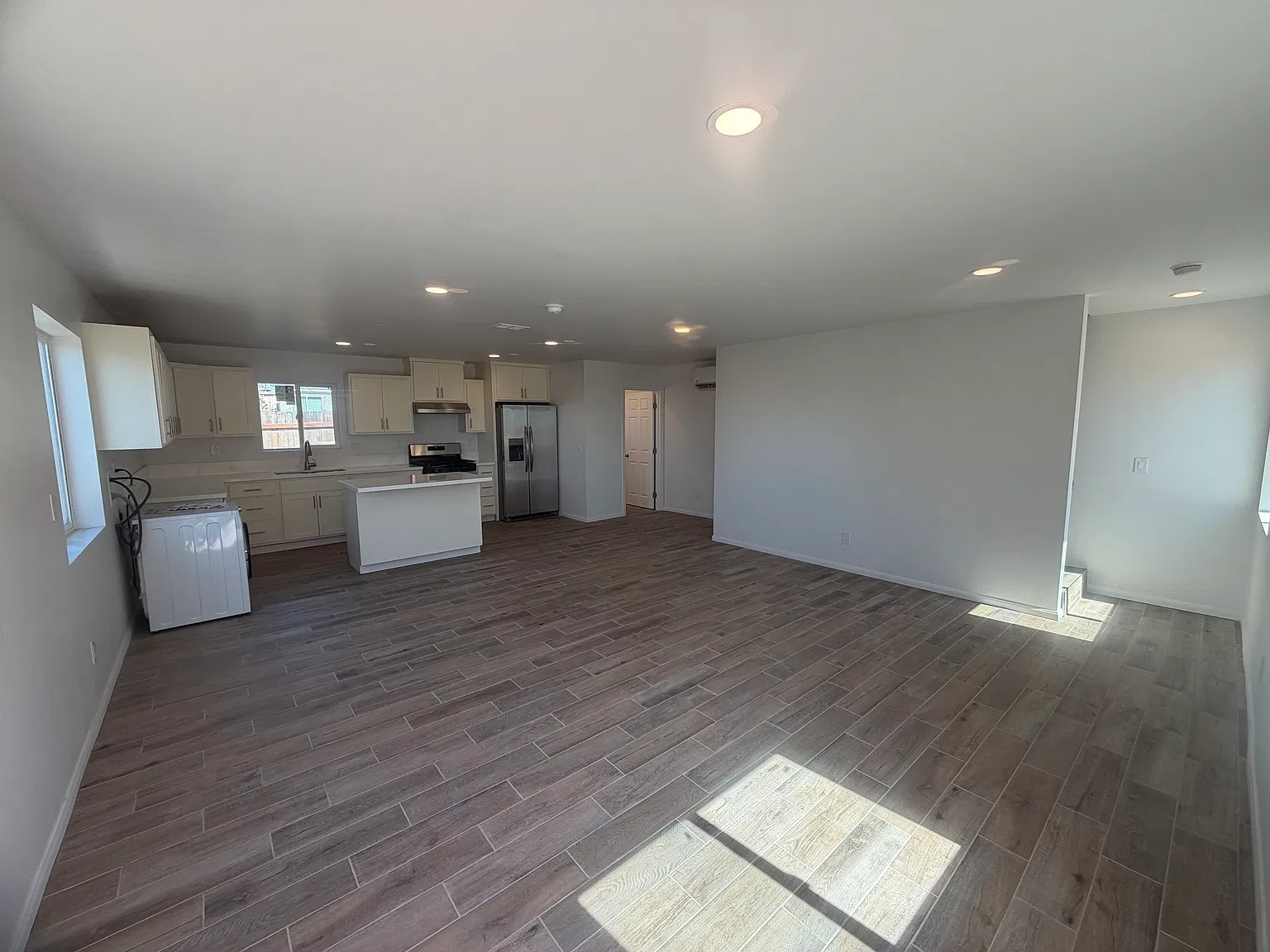 3 bed, 1200 sqft, $3,550 — Photo 1