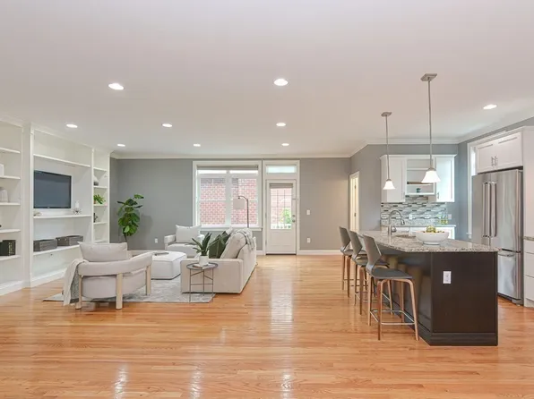 52 Stearns St #1, Waltham, MA 02453