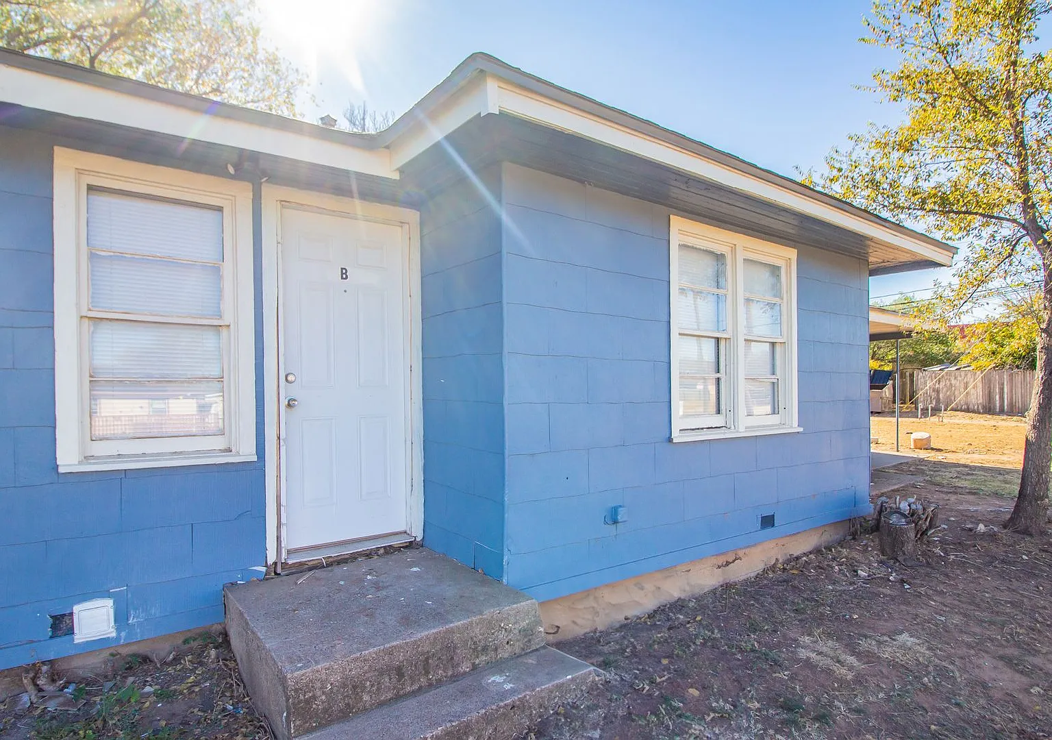 DH 302 Avenue U — Photo 2
