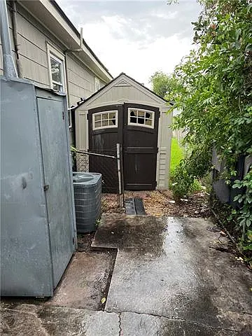 3803 Derbigny St — Photo 13
