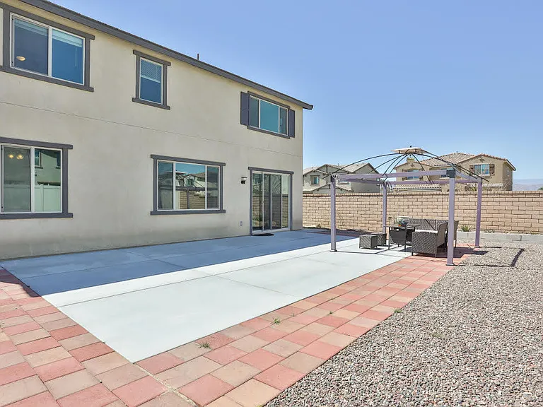 84422 Calle Larriva — Photo 23