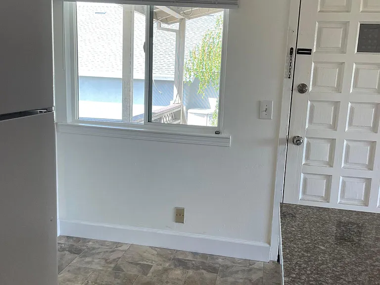 541 Pierce Rd #3 — Photo 3