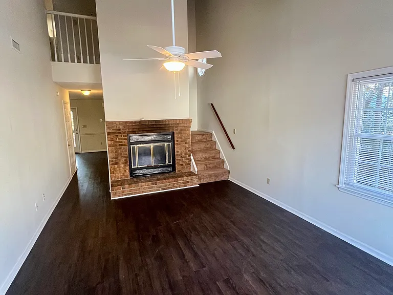 315 Bracken Pl — Photo 2