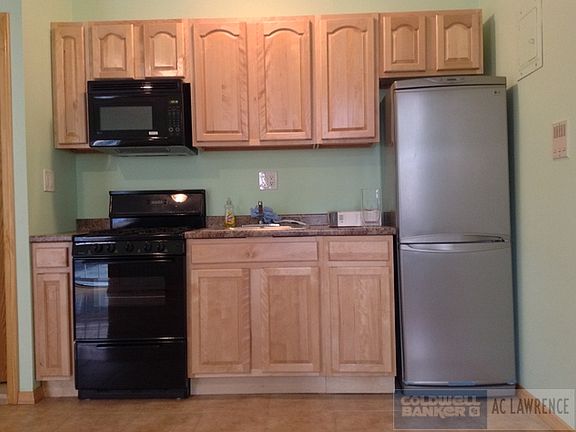 2nd image of 43 Saint Marks Pl APT 1B