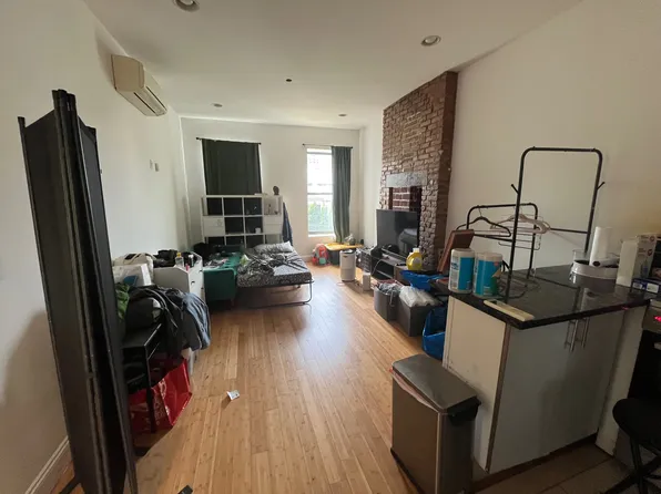 196 Macdougal Street image 1 of 6