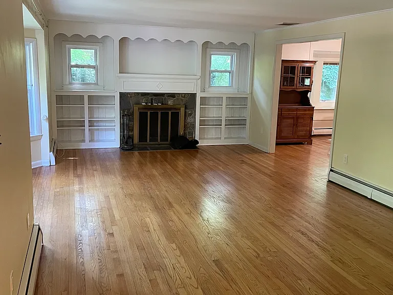 75 George St — Photo 2