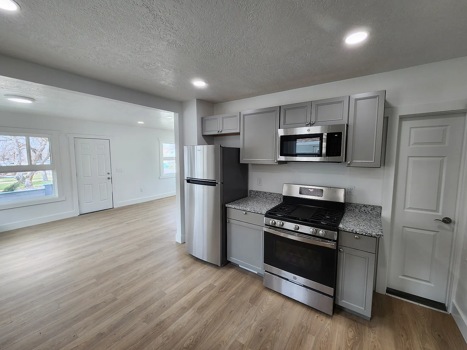 1 bed, 675 sqft, $1,675 — Photo 3