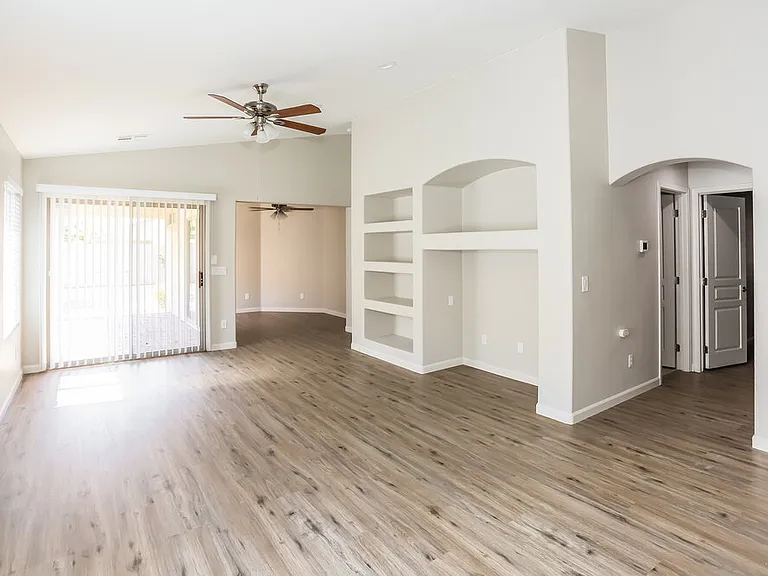 7223 W Winslow Ave — Photo 3
