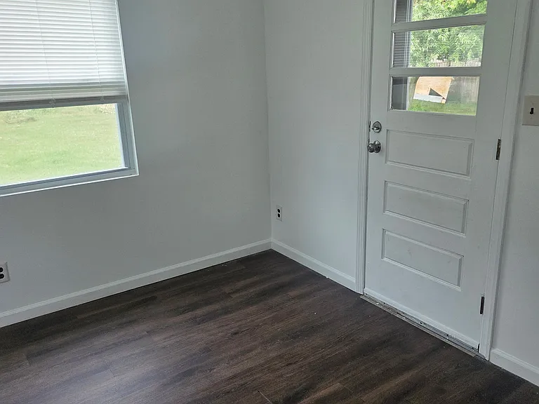 73 Rose Ln — Photo 7