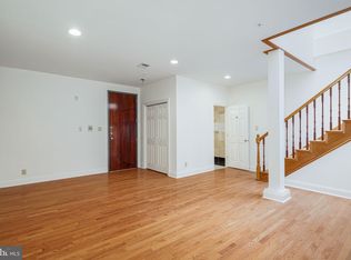 926 Race St #28-8B, Philadelphia, PA 19107