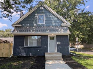 1201 S Twyckenham Dr, South Bend, IN 46615