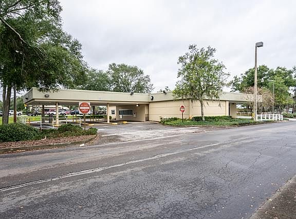 2nd image of 2599 S Woodland Blvd