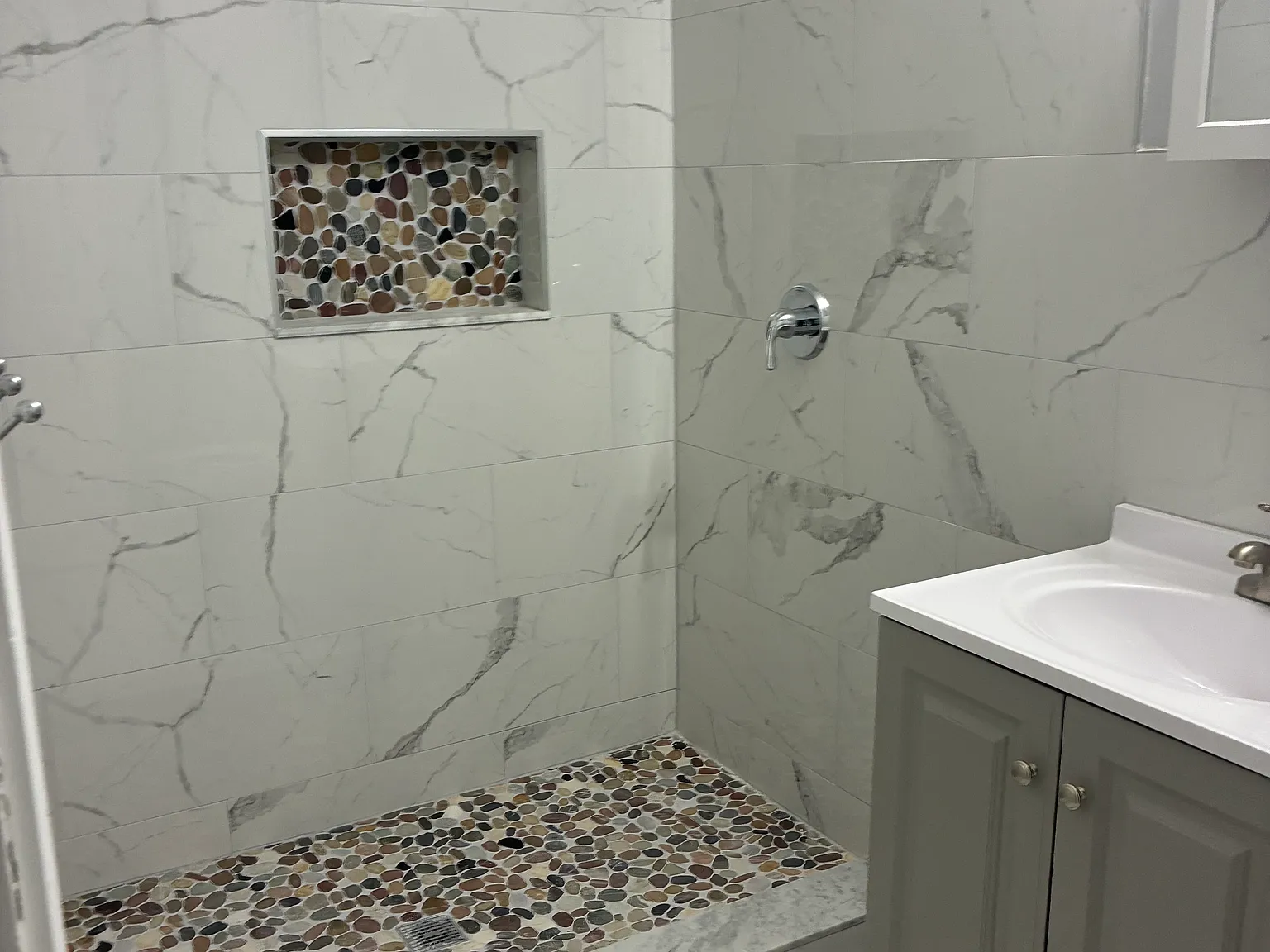 3 bed, 1100 sqft, $2,350 — Photo 2