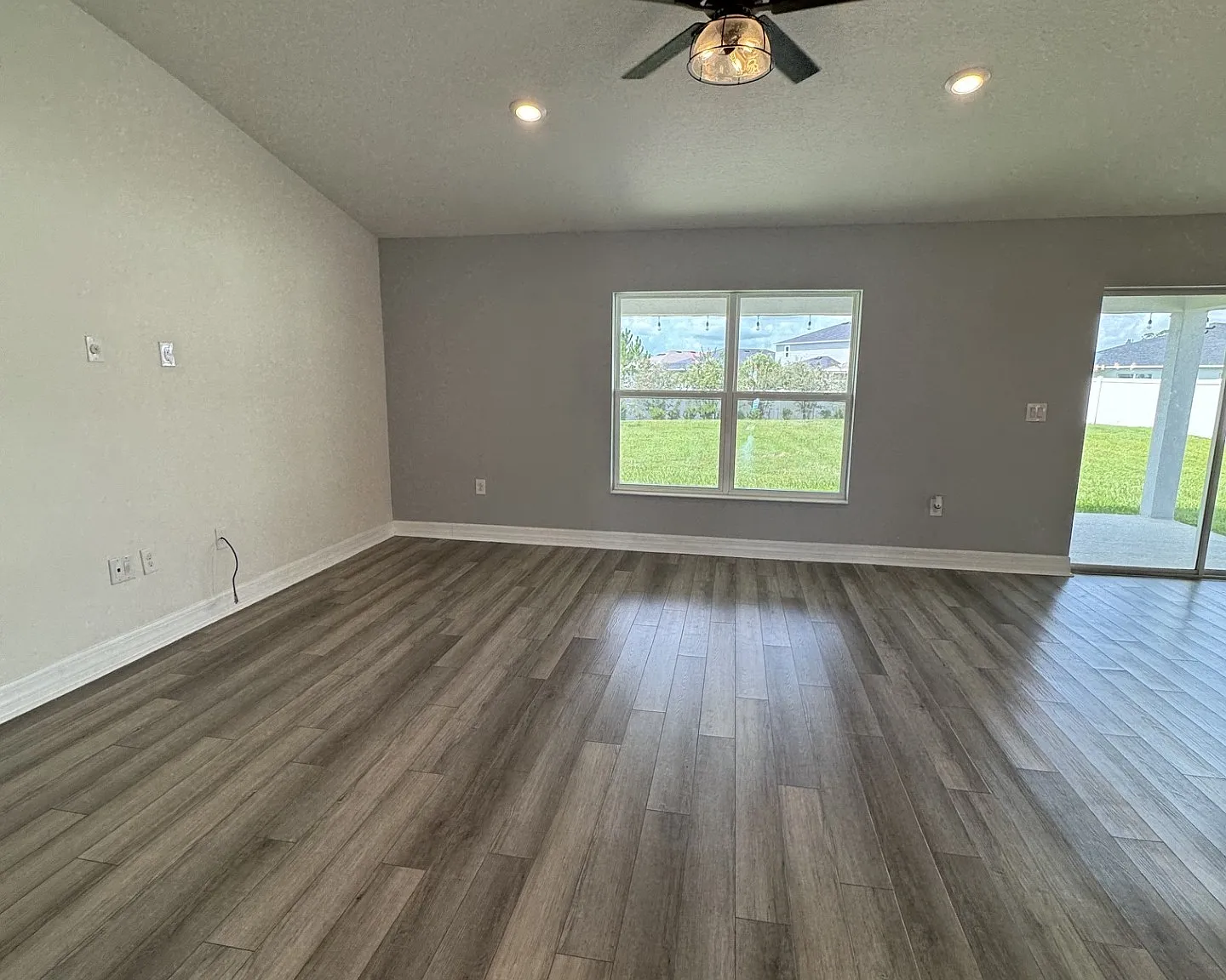 4 bed, 1716 sqft, $2,499 — Photo 3
