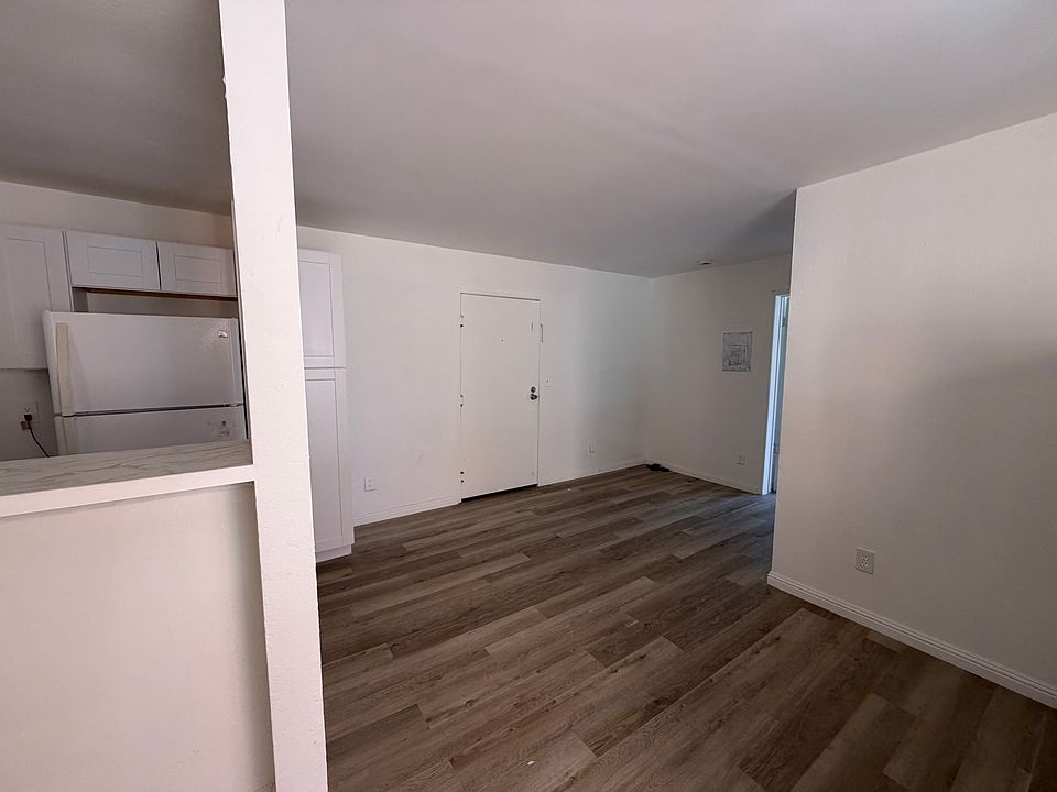 1st image of 816 S Westlake Ave APT 105