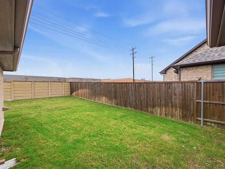 3220 Amber Waves Ln — Photo 21