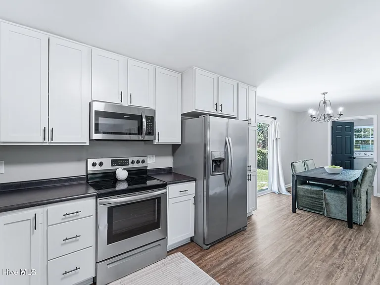 110 Estate Dr — Photo 14