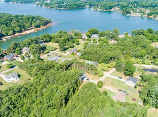 138 Continental Dr, Mooresville, NC 28117