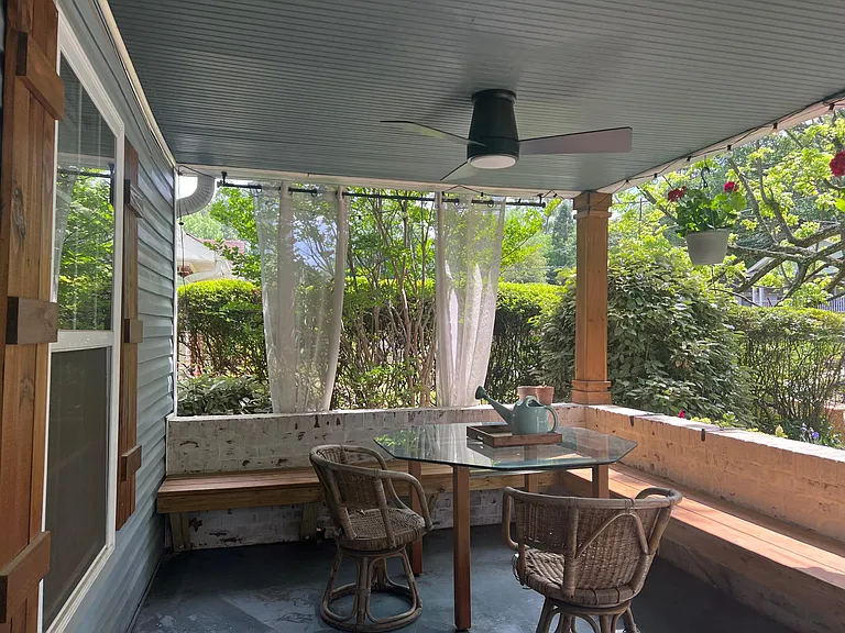 1524 Melrose Dr SW — Photo 3
