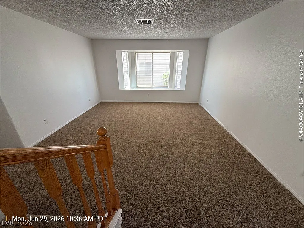 3 bed, 2.5 bath, 1816 sqft, $2,001 — Photo 3