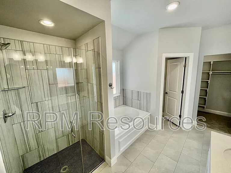 9100 Yassir Blvd — Photo 10