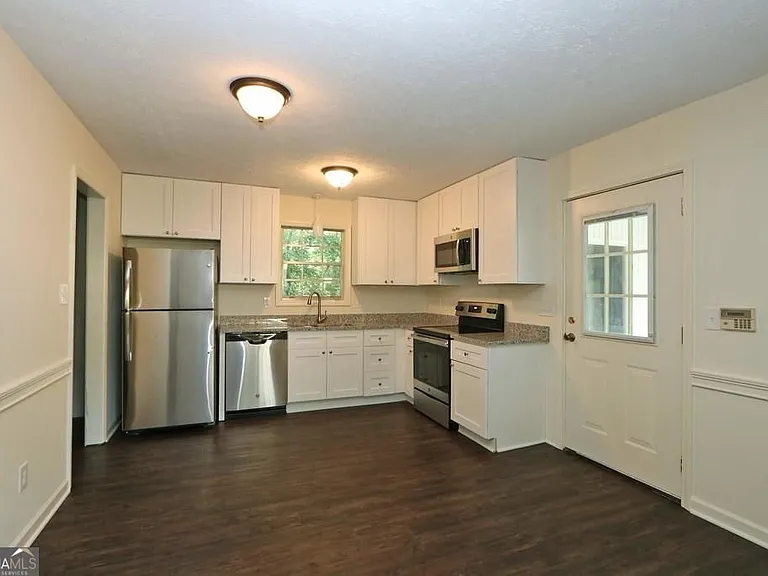 4215 Fawn Ln SE — Photo 7