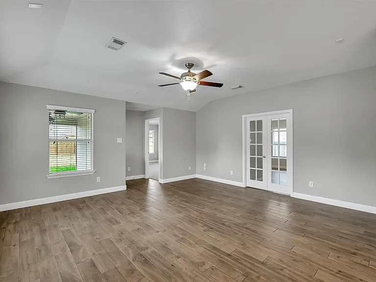 3011 Crescent Oaks Park Ln — Photo 9