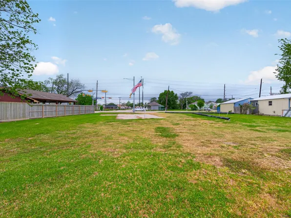 11902 Crosby Lynchburg Rd, Crosby, TX 77532