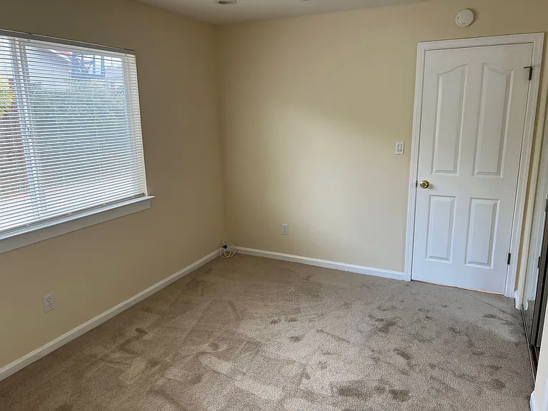 1910 White Oaks Rd — Photo 11