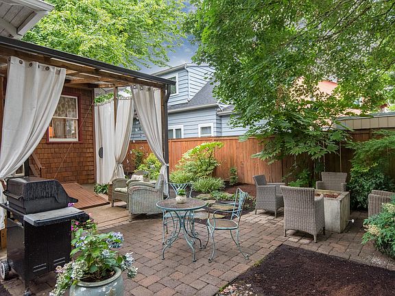 1124 SE Miller St, Portland, OR 97202 | Zillow