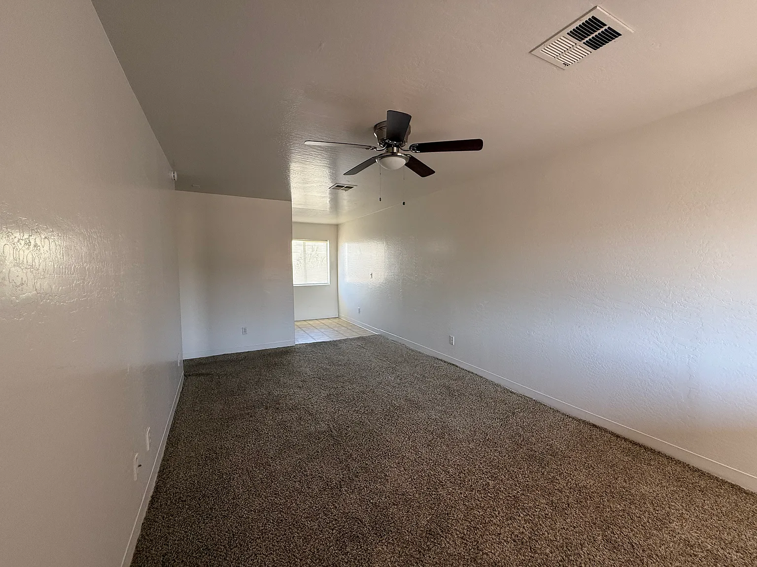 1 bed, 650 sqft, $900 — Photo 2