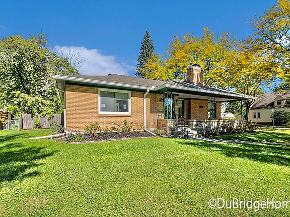 4th image of 1001 Lake Michigan Dr NW