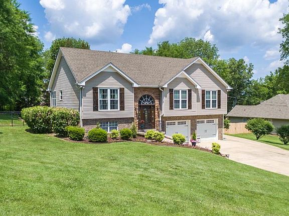 3rd image of 709 Cromwell Ct