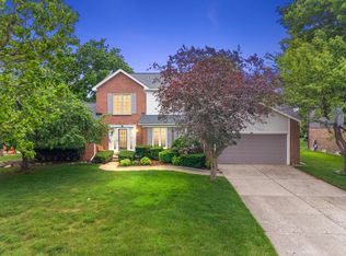 24762 White Plains Dr, Novi, MI 48374