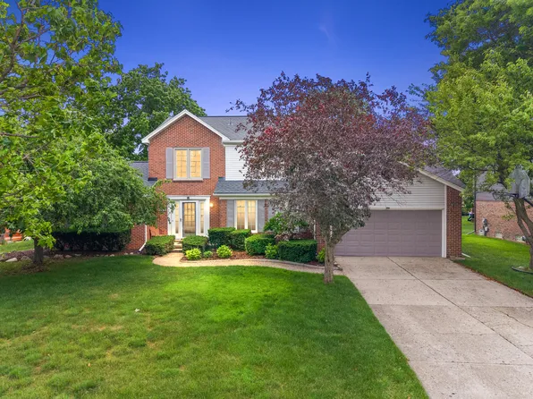 24762 White Plains Dr, Novi, MI 48374