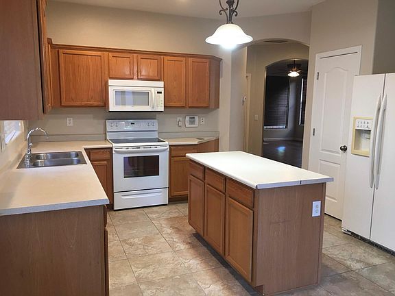 4th image of 2669 E Chester Dr