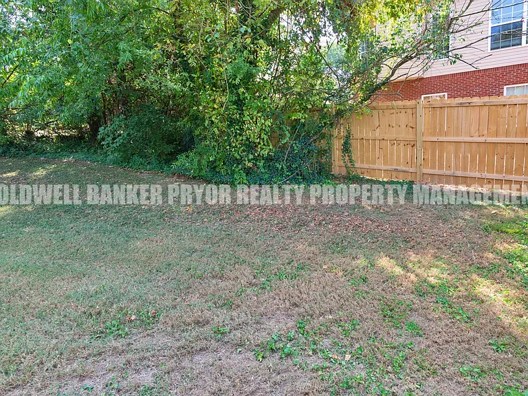 1240 N Concord Rd — Photo 16